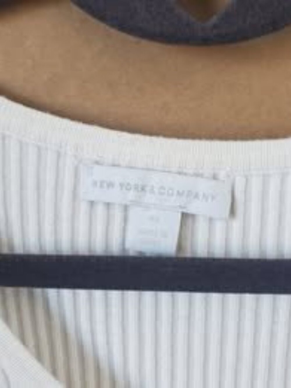 New York & Company: Sweater - Picture 2 of 4